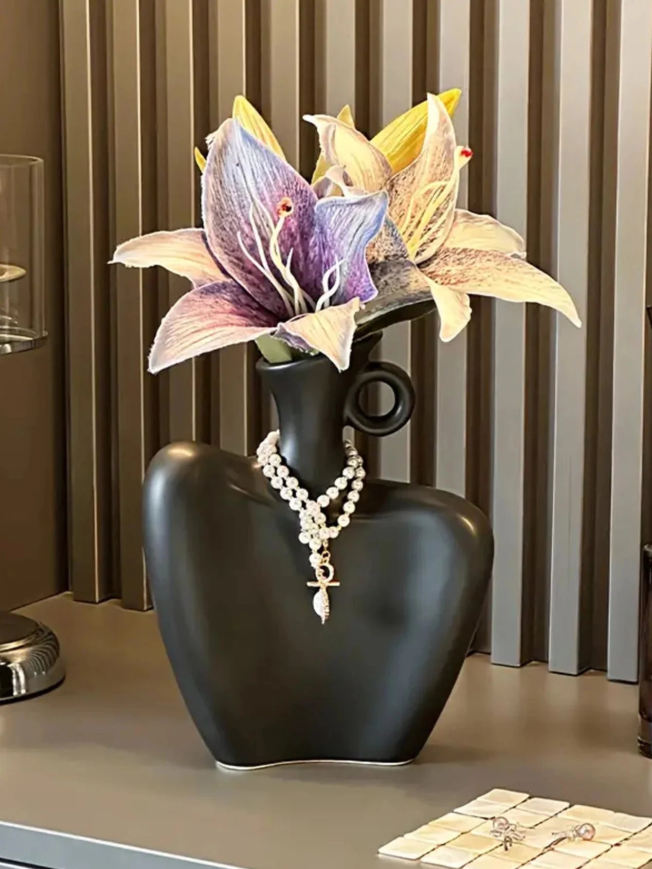 DECOL™ Decorative Vase – Elegant Black Ceramic for Flower Arrangements - 